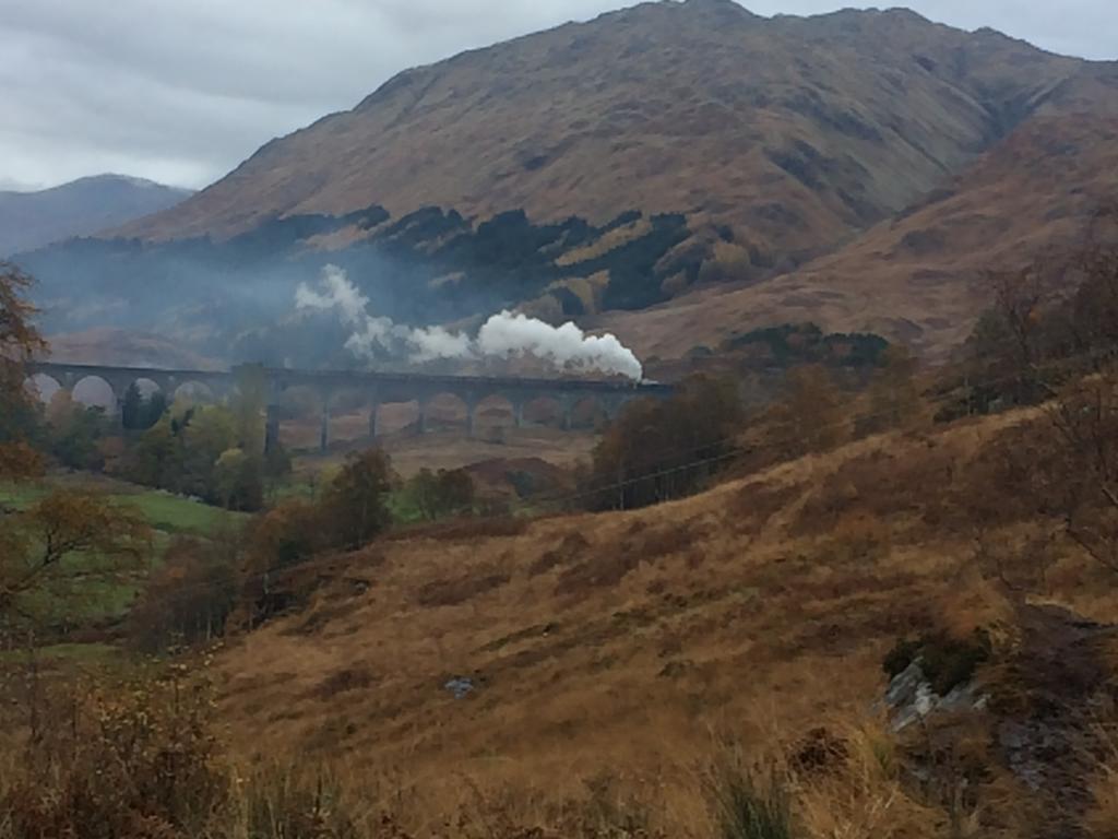 Corran Bunkhouse 호텔 외부 사진 The Jacobite on the West Highland Line