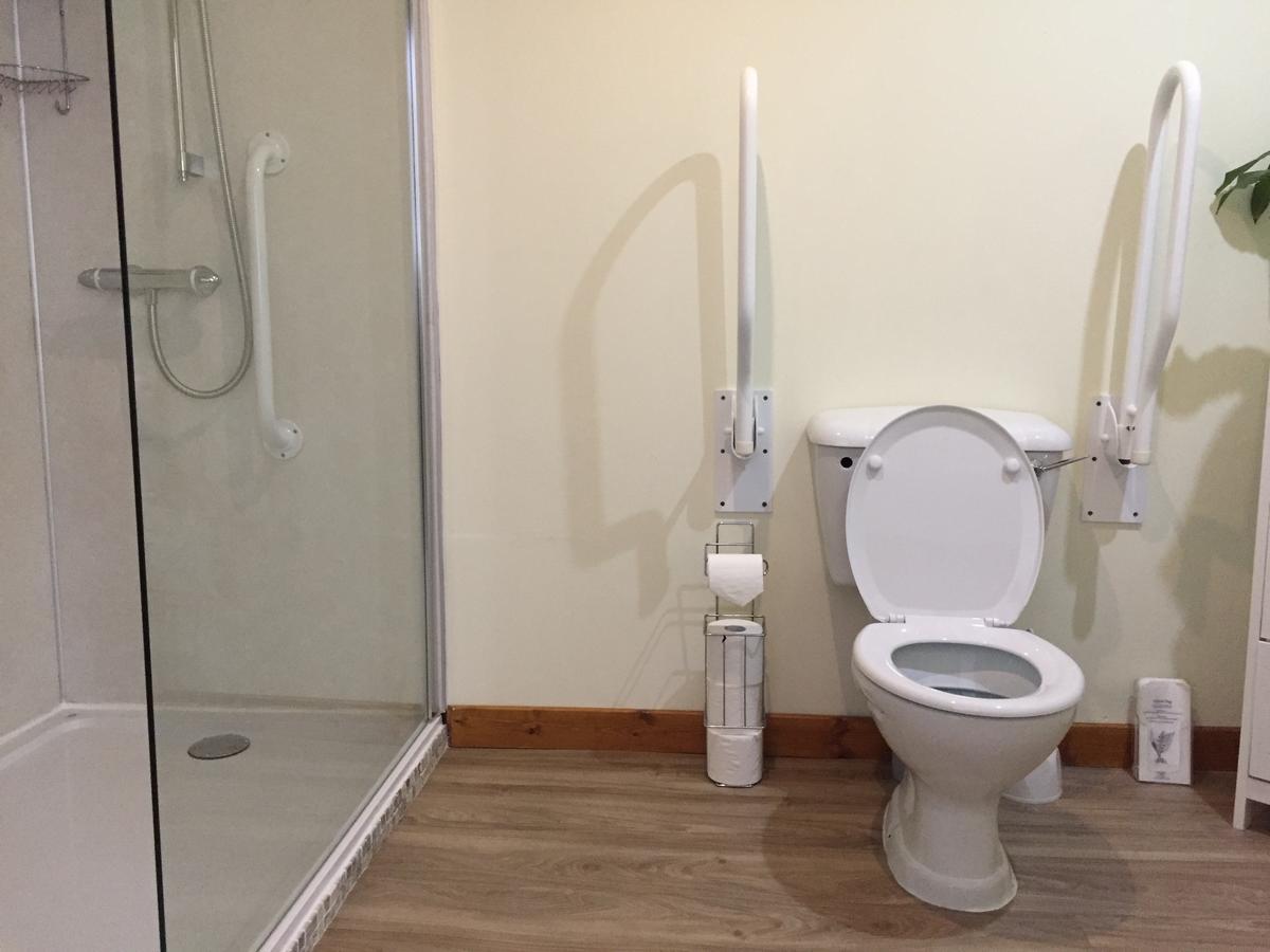 Corran Bunkhouse 호텔 외부 사진 Disabled toilet alarm